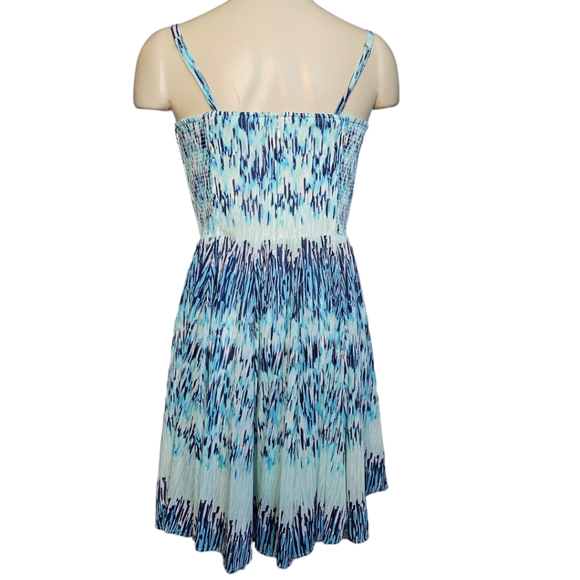 GUESS adjustable strap summer dress. 4 - Picture 3 of 4